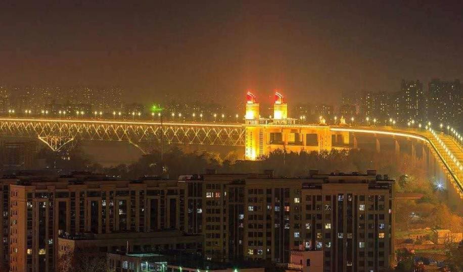 東南大學(xué) 南京長江大橋藝術(shù)亮化設(shè)計虛擬仿真實驗