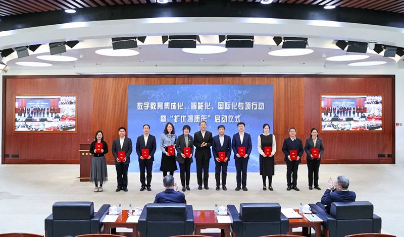 AI時(shí)代來臨，AI教師會(huì)取代人類教師嗎？