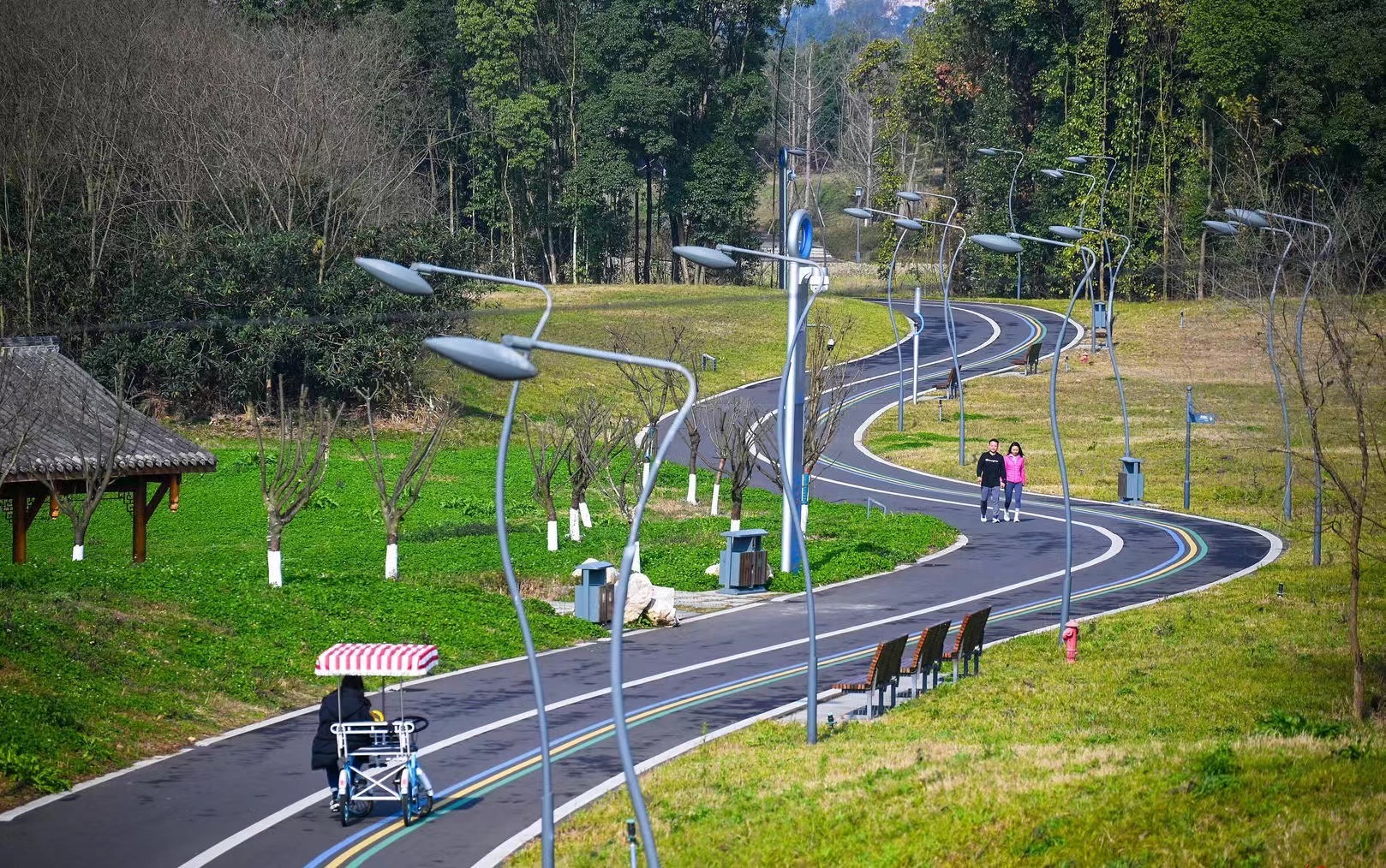 在真實(shí)場(chǎng)景中，城市路徑健身指導(dǎo)的實(shí)驗(yàn)教學(xué)存在諸多困難