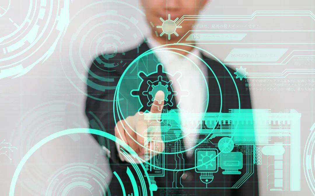 新能源產(chǎn)業(yè)的人才在創(chuàng)新能力、國(guó)際化視野等方面還存在一定差距，國(guó)際競(jìng)爭(zhēng)力有待提高